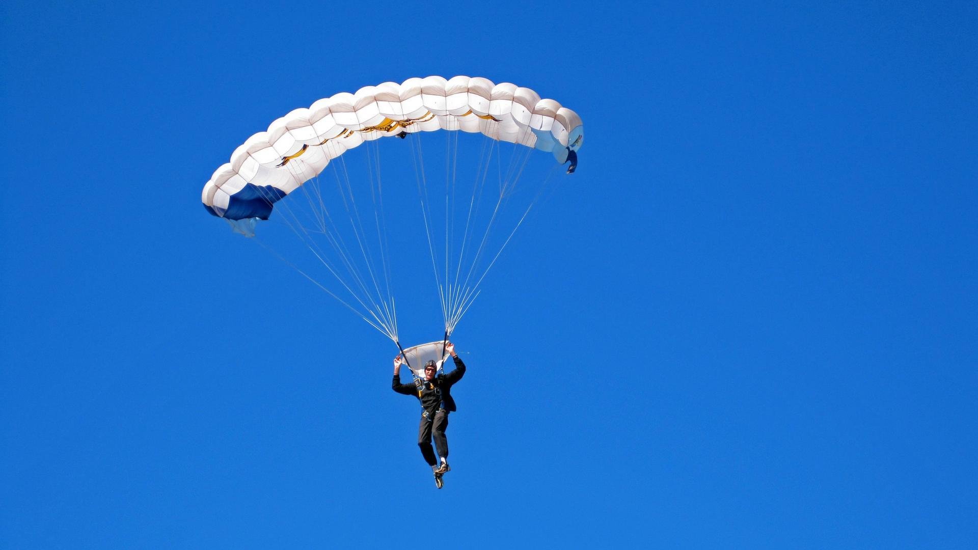 CBA新季球迷互动活动全面升级，现场氛围火热，cba球迷入场观赛